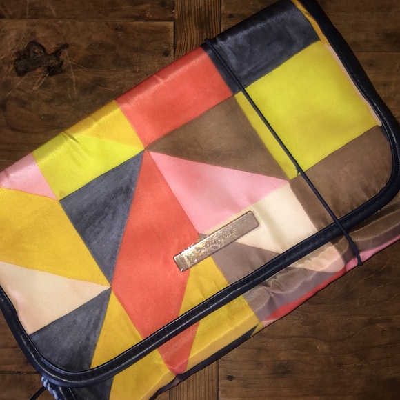 NWT Tartan + Wine Patchwork Travel Make-up travel Bag - Picture 3 of 16